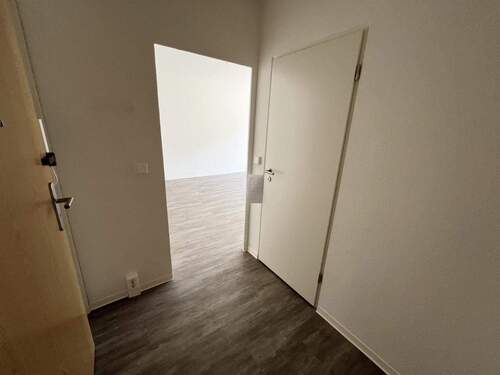 Flur - Etagenwohnung mit 36,50 m² in Eisenhüttenstadt zur Miete