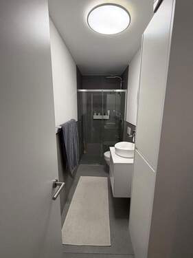 Gästebadezimmer mit Dusche - 