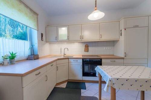 Küche KI bearbeitet - Reihenmittelhaus mit 100,00 m&sup2; in Bremen zum Kaufen