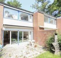 *NEUER PREIS* Bezugsfrei: Gepflegtes 4-Zi.-Reihenmittelhaus mit Tiefgarage und Garten in Nikolassee! - Berlin