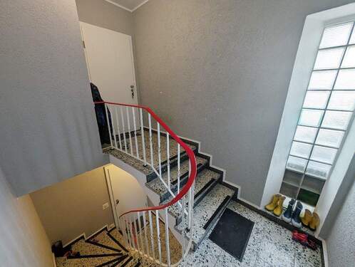 Treppenhaus Obergeschoss - Mehrfamilienhaus, Wohnhaus mit 214,00 m&sup2; in Osnabrück zum Kaufen
