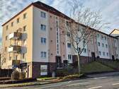 Gebäudeansicht - Kleine 2-Zimmer-Wohnung im Dachgeschoss mit Balkon in begehrter Wohnlage