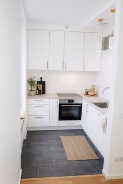 Moderne Einbauküche - 2 Zimmer Etagenwohnung zum Kaufen in Potsdam