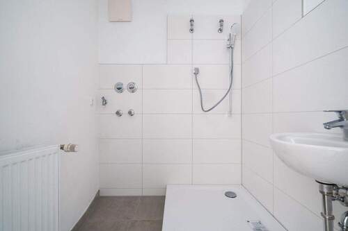 Modernes Badezimmer - 