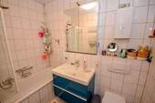 Wannenbad untere Wohnung - 