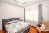 Schlafzimmer obere Wohnung - 
