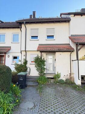 Außenbild - Wohnen mit Wohlfühlfaktor - gepflegtes Reihenhaus in Nufringen - sofort verfügbar - leerstehend