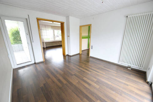 Wohn-/Esszimmer - 