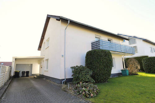 Straßenansicht - 5 Zimmer Einfamilienhaus in Lage