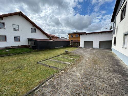 Garten - Mehrfamilienhaus, Wohnhaus in Aholming zum Kaufen