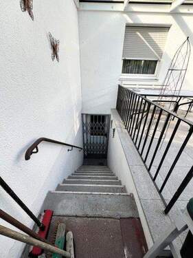 Aussentreppe zum Keller - 