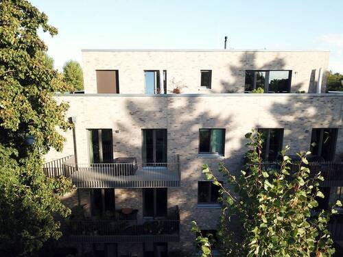 Hausansicht - 4 Zimmer Etagenwohnung in Berlin / Kladow