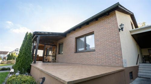 Außenansicht Vorderseite - 4 Zimmer Bungalow zum Kaufen in Buttenwiesen