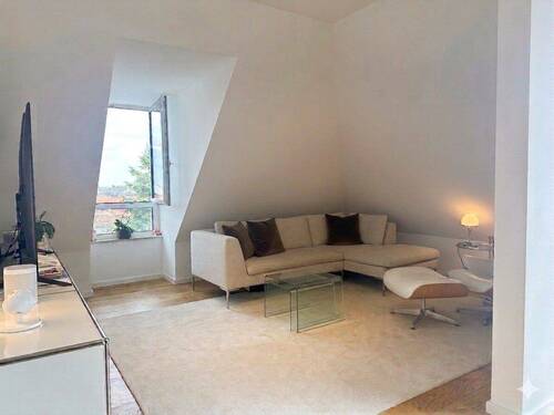 H101 W13 Wohnzimmer - 5 Zimmer Etagenwohnung zur Miete in Fürth