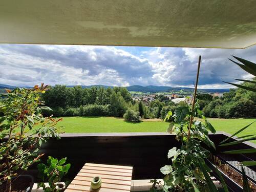 20250830_131759.jpg - Zwei-Zimmer-ETW mit Balkon und Garage in Zwiesel