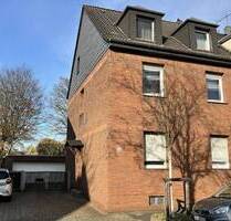 Modernes und großzügiges Zweifamilienhaus mit Garage und Garten in Duisburg-Bergheim