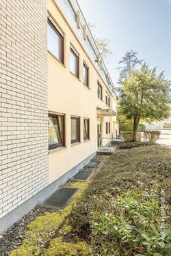 Hauseingang des Wohnhauses - 2 Zimmer Etagenwohnung in München