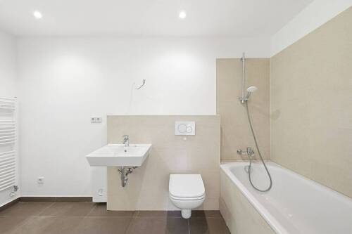 WE6 Badezimmer (1) - Etagenwohnung mit 90,10 m&sup2; in Berlin zum Kaufen