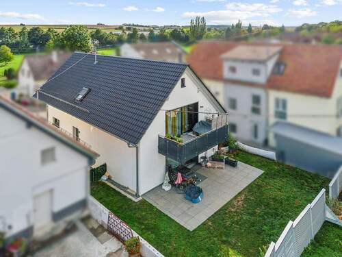 Modernes Wohnen mit schönem Garten - 