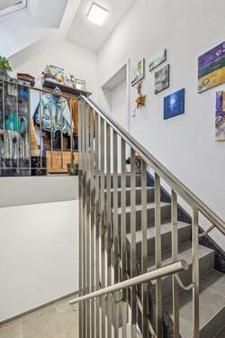 Attraktives Treppenhaus - Mehrfamilienhaus, Wohnhaus mit 174,90 m² in Bad Rappenau / Bonfeld zum Kaufen