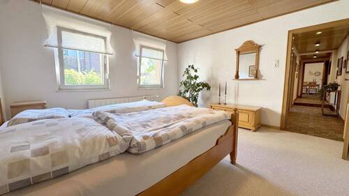 Schlafzimmer II, EG - 
