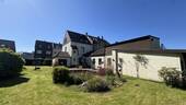 Rückansicht - Ich bin ein Zwei- bis Dreifamilienhaus mit Geschichte - stilvoll, urig und mit wunderschönem Garten.