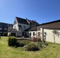 Ich bin ein Zwei- bis Dreifamilienhaus mit Geschichte - stilvoll, urig und mit wunderschönem Garten. - Oberhausen Holten