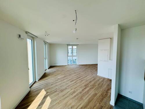 Wohnen/Küche - 2 Zimmer Etagenwohnung in Berlin