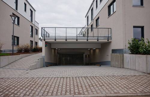 Tiefgaragenzufahrt - 