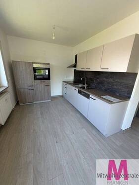  Küche - Helle neu renovierte 4- Zimmer Wohnung inkl neuer EBK mit Terrasse