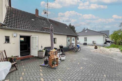 Hof (1) - 6 Zimmer Doppelhaushälfte in Sandersdorf-Brehna