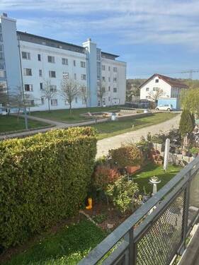 Ausblick Balkon - Etagenwohnung mit 81,00 m&sup2; in Erfurt zur Miete