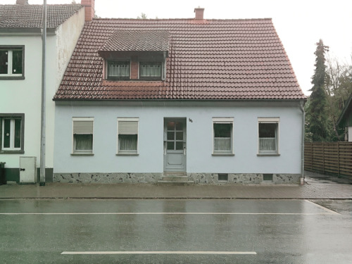 Hausfront - Einseitig angebautes Einfamilienhaus in St.Ingbert zu verkaufen!