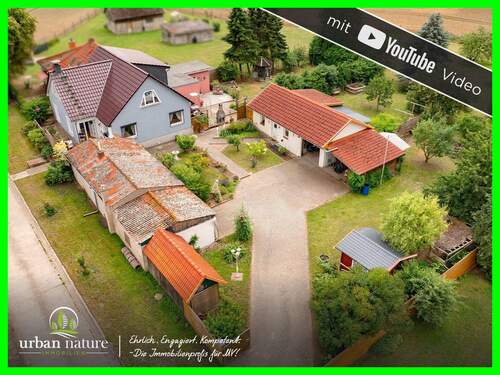 Titelbild - Viel Raum zum Leben: Einfamilienhaus mit Garten, Nebengebäuden und Weitblick