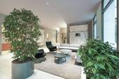 Repräsentative Lobby mit Concierge - 