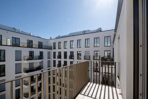 Balkon - 3 Zimmer Etagenwohnung zum Kaufen in Berlin-Friedrichshain