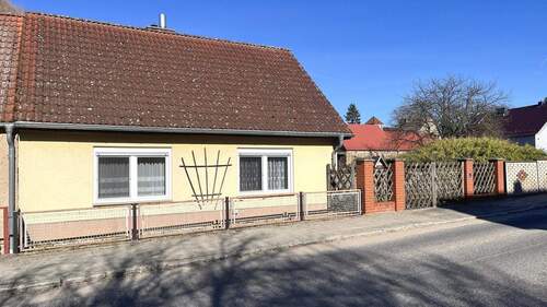 Hausansicht 2 - 2 Zimmer Doppelhaushälfte in Lietzen