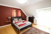 Schlafzimmer mit Balkon - 