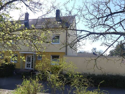 Bild 1 - Reiheneckhaus mit Garage! In Nürnberg - Großgründlach!