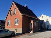 B-Strassenansicht_rechts - 5 Zimmer Einfamilienhaus zur Miete in Eutin