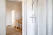 Bad mit Dusche - 