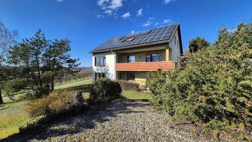 Ansicht von Garagendach - 7 Zimmer Einfamilienhaus in Wertheim-Lindelbach