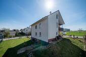 Seitenansicht - Mehrfamilienhaus, Wohnhaus mit 164,00 m&sup2; in Tengen zum Kaufen