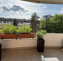 Einziehen oder investieren: Sonnige 3,5-Zimmer-Wohnung mit Südbalkon & Tiefgaragenstellplatz in Singen - Singen (Hohentwiel)