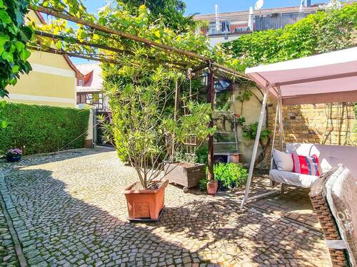 Innenhof - Mehrfamilienhaus, Wohnhaus mit 170,00 m² in Delitzsch zum Kaufen