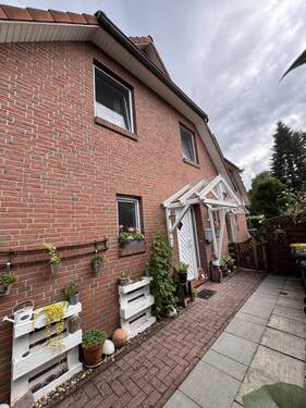 Ansicht - 8 Zimmer Mehrfamilienhaus, Wohnhaus in Hatten / Kirchhatten