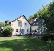 MFH mit bis zu 4 Wohneinheiten, insgesamt 11 Zimmer, Potenzial zur flexiblen Nutzung in Alleinlage - Bahretal Nentmannsdorf