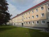 Vorderansicht - 3 Zimmer Etagenwohnung zur Miete in Dessau-Roßlau