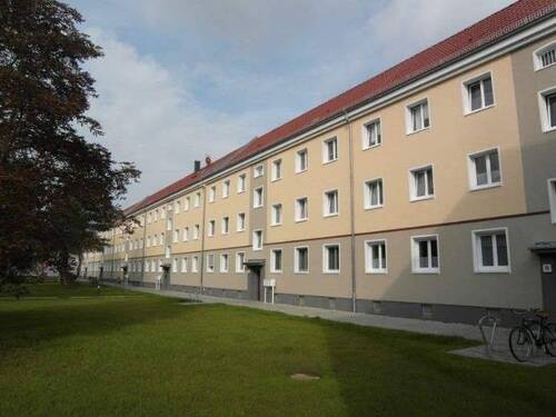 Vorderansicht - 3 Zimmer Etagenwohnung zur Miete in Dessau-Roßlau