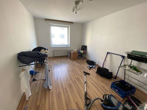 Schlafzimmer / Hobbyraum - 